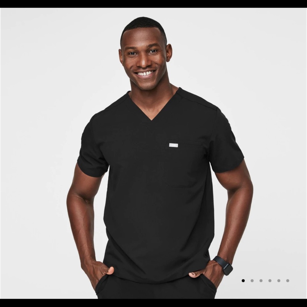 Figs Men's Classic Black V-Neck Scrub Set